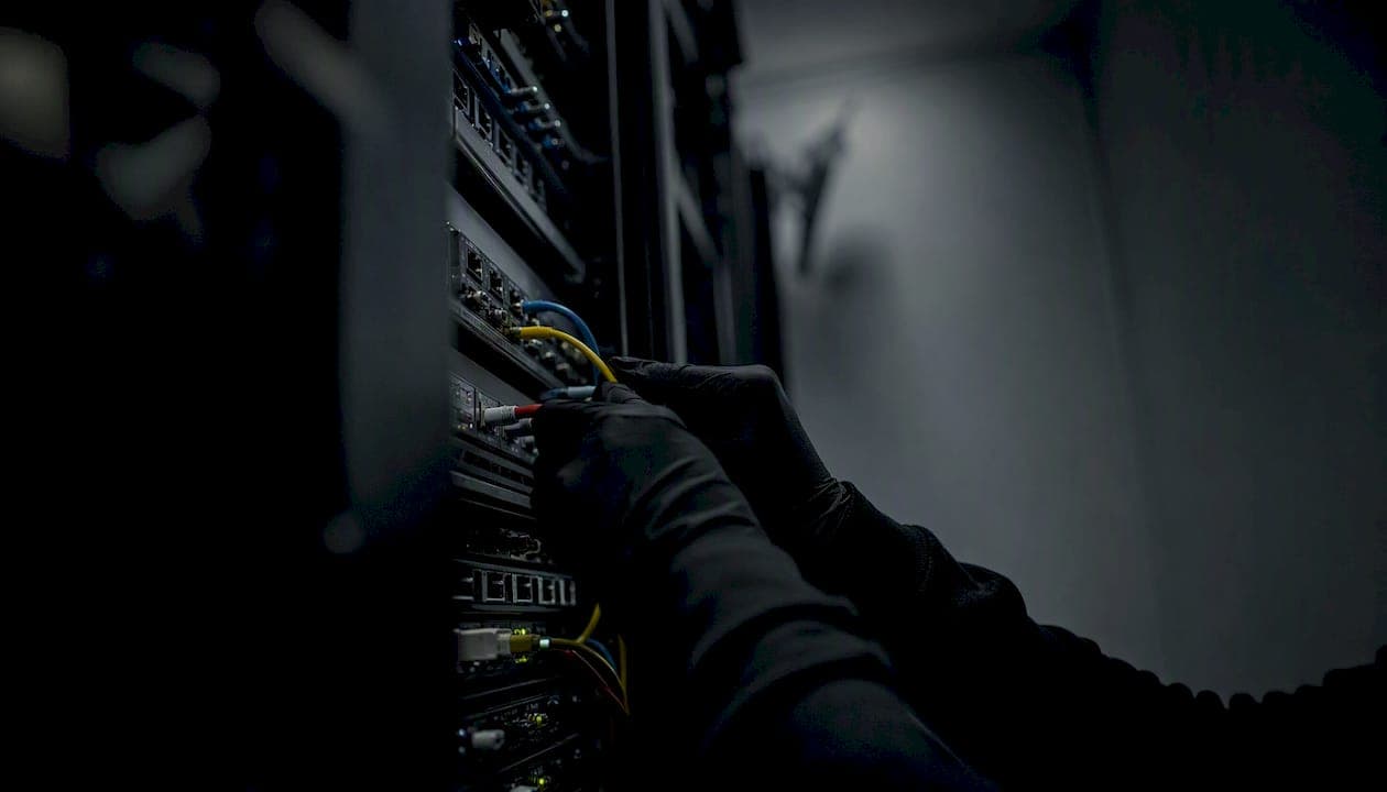 Server-side tagging GA4: ghid practic pentru România